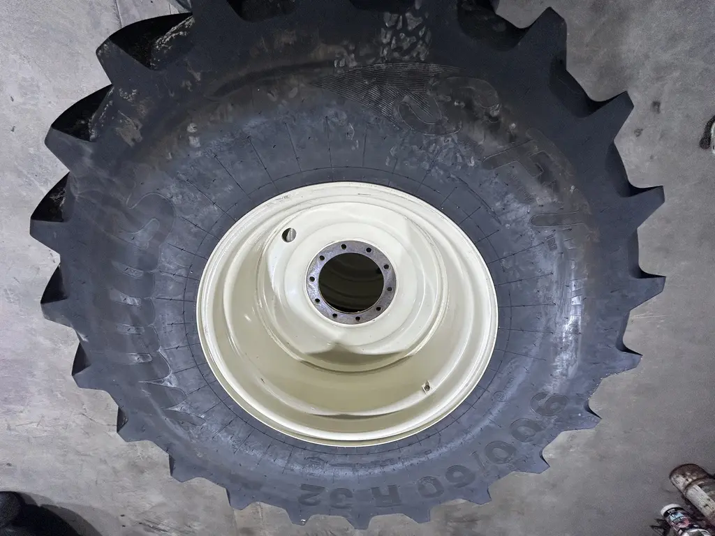 2020 Mitas SFT 900/60R32