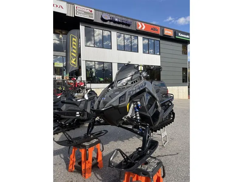 2025 Polaris 850 RMK KHAOS 165 - Shadow Gray / Gloss Black