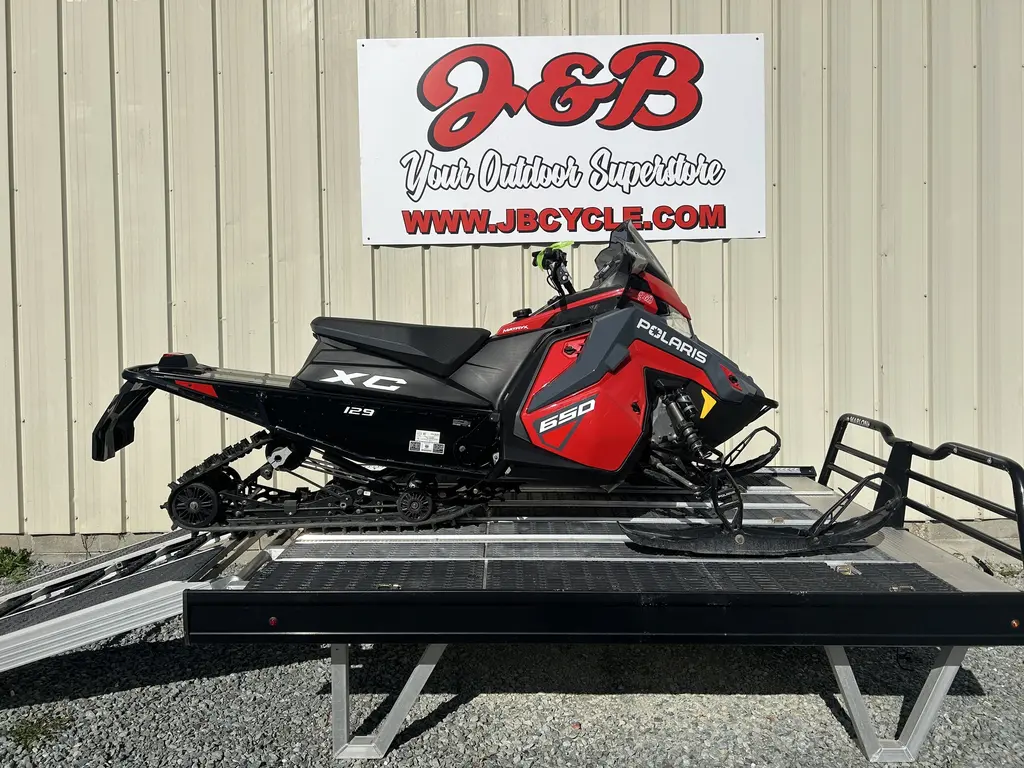 2024 Polaris 650 Indy Adventure 137 Indy Red