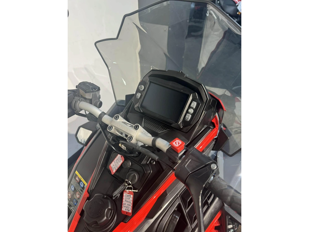 2024 Polaris 650 Indy Adventure 137 Démo alt