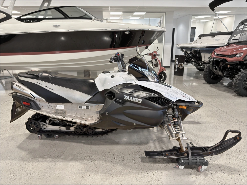 2010 Yamaha Vector Gt alt