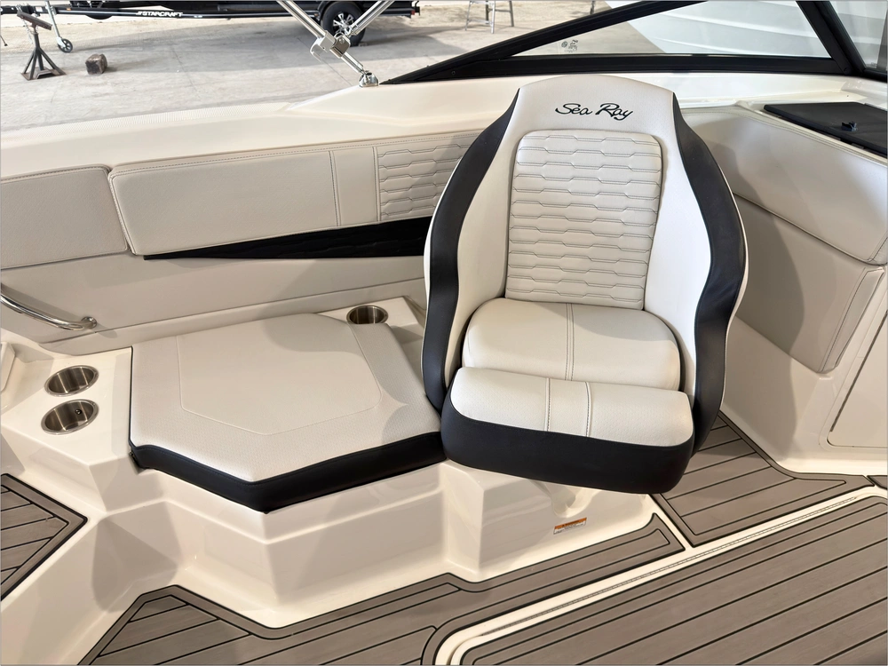 2024 Sea Ray Spx 210 No Luxury Tax* alt