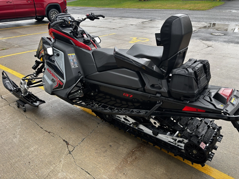 Polaris Prostar S4 Indy Adventure 137 2025 alt