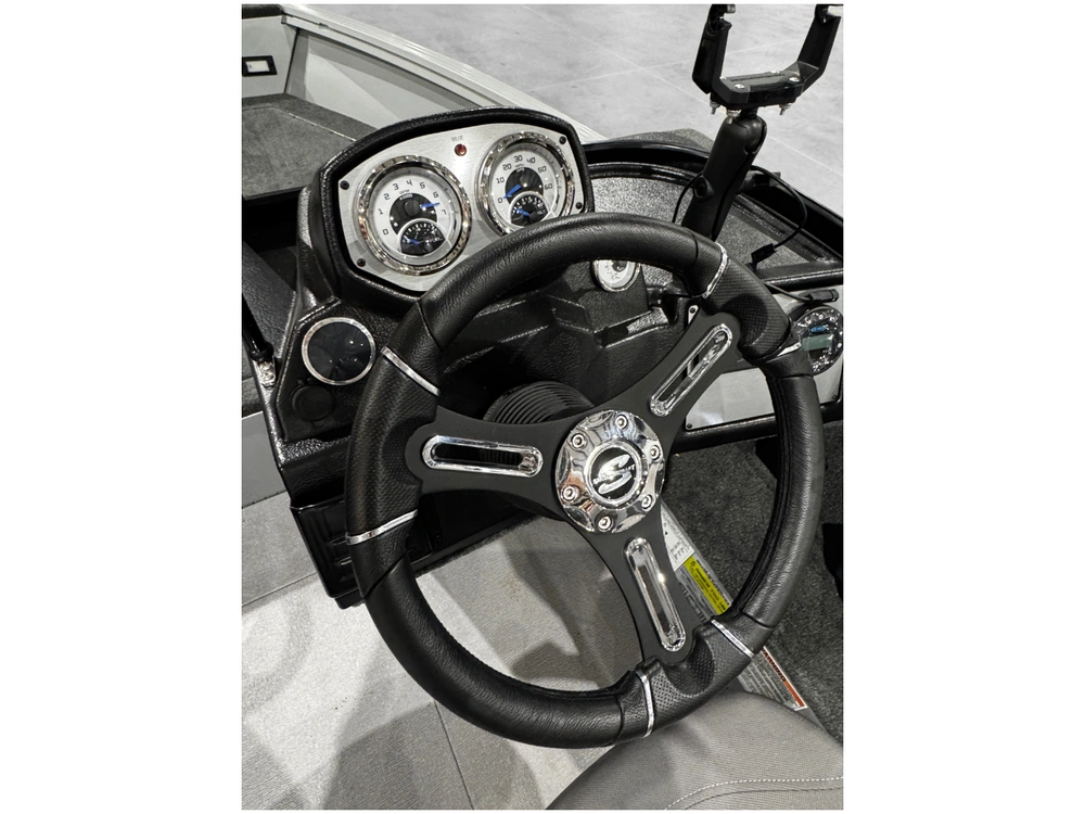 2023 Smoker-craft Excursion 176 Dc alt