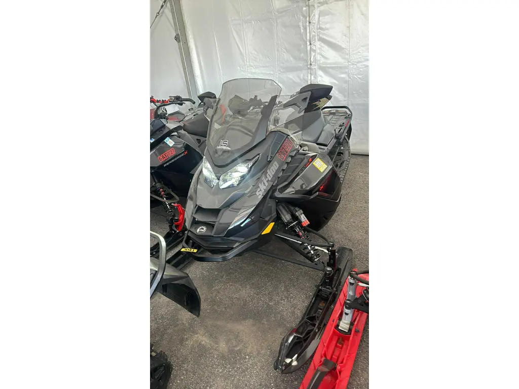 Ski-Doo RENEGADE X-RS 900R w/SMART-SHOX 2025
