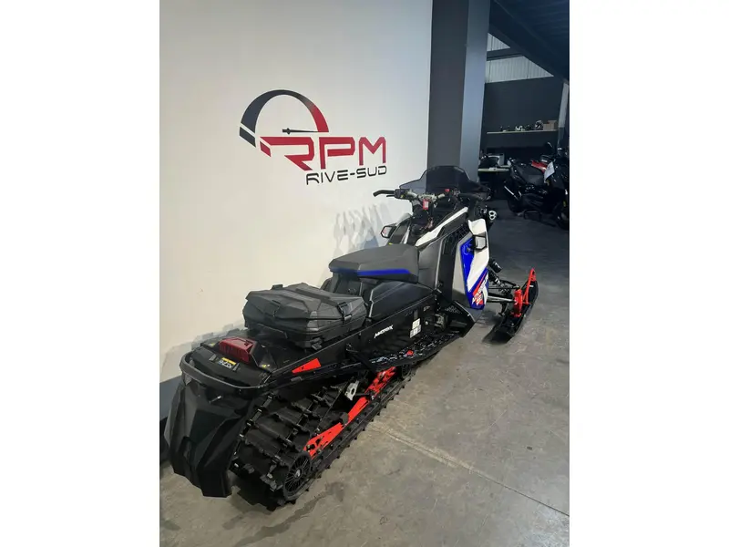 2023 Polaris PROSTAR S4 Indy Adventure 137¨DÉMO