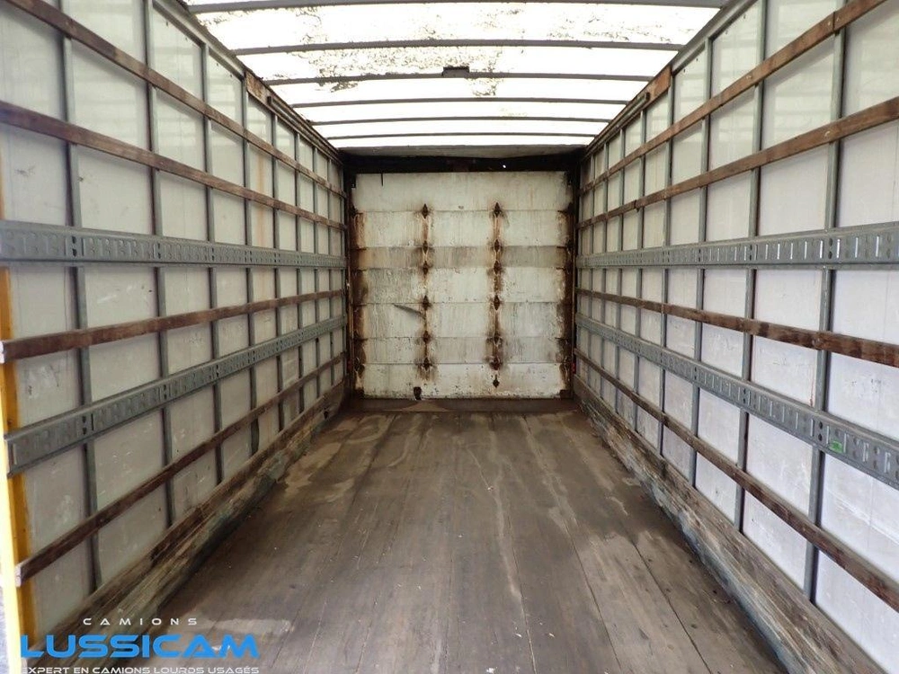 Freightliner M2-106 2013