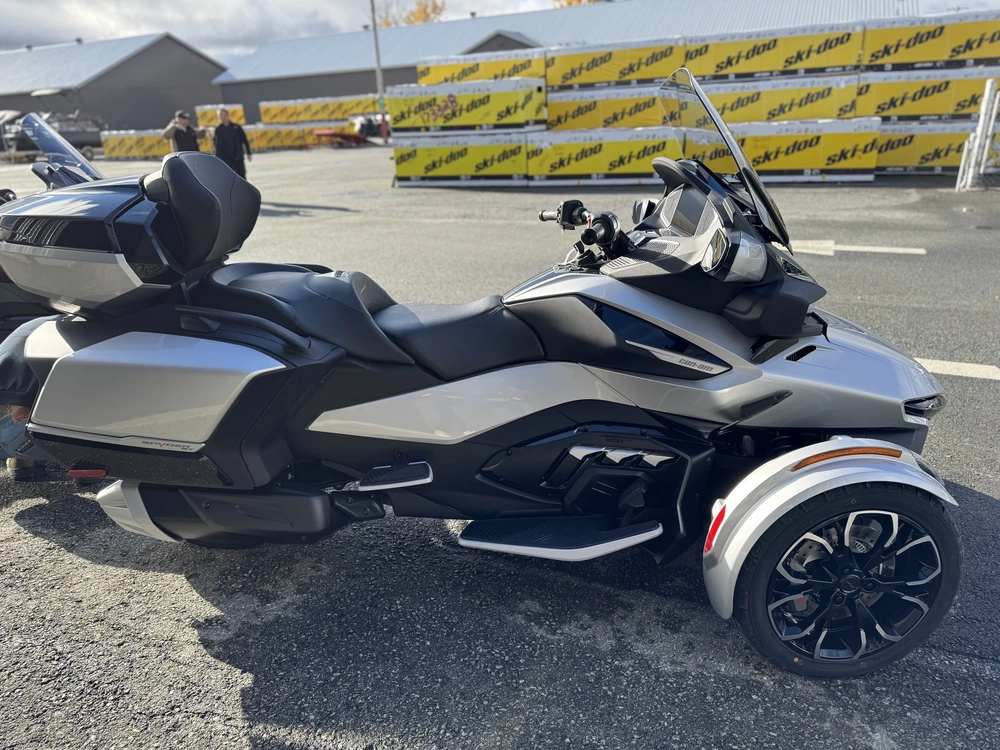 Can-am Rt Limited 2025 alt