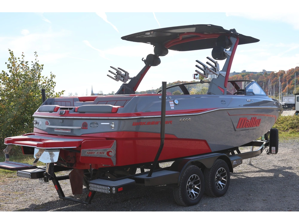 2022 Malibu 23 Lsv alt