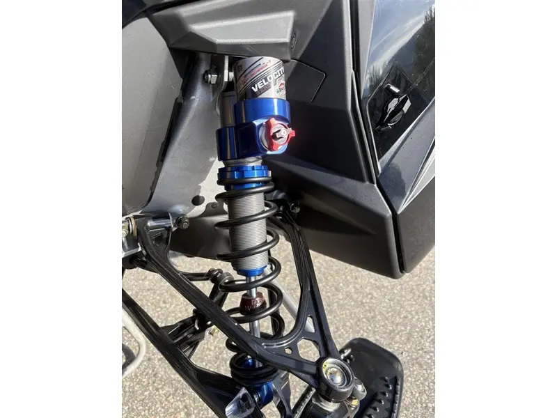 2025 Polaris 850 RMK KHAOS 165 - Shadow Gray / Gloss Black