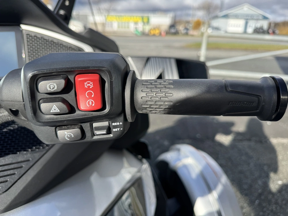 Can-am Rt Limited 2025 alt