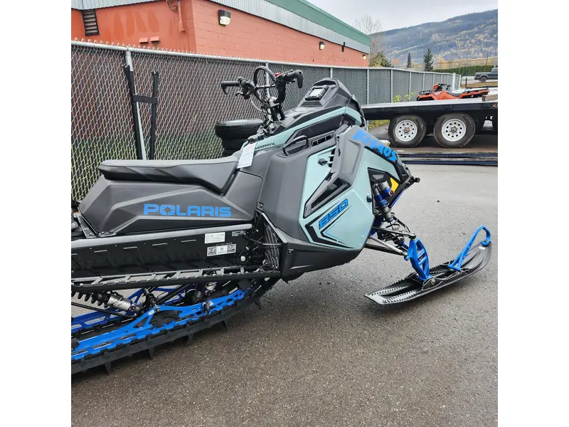 2026 Polaris 850 RMK KHAOS 146 - 7S Display Hemlock Blue / Black / Velocity Blue
