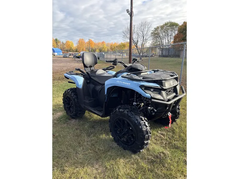 2026 Can-Am OUT MAX XT 700
