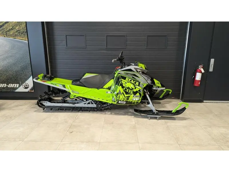 2019 Arctic Cat M8000 HARDCORE 153R