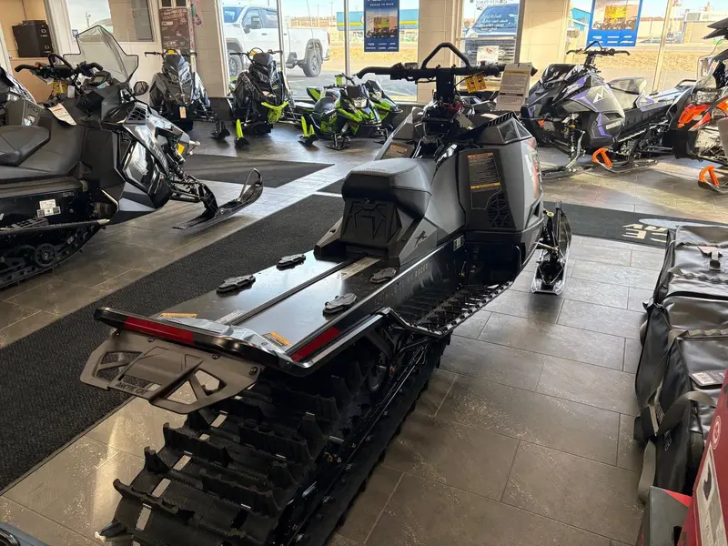 2026 Arctic Cat MTN 858 154 HCR US BLK 2.6