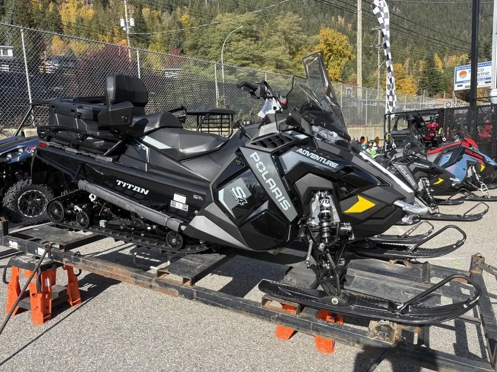 2025 Polaris PROSTAR S4 TITAN ADVENTURE 155 Prostar S4 Adventure 155 - Onyx Black