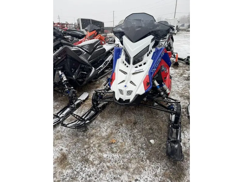 2024 Polaris 850 Indy XCR 128 Premium Indy Red