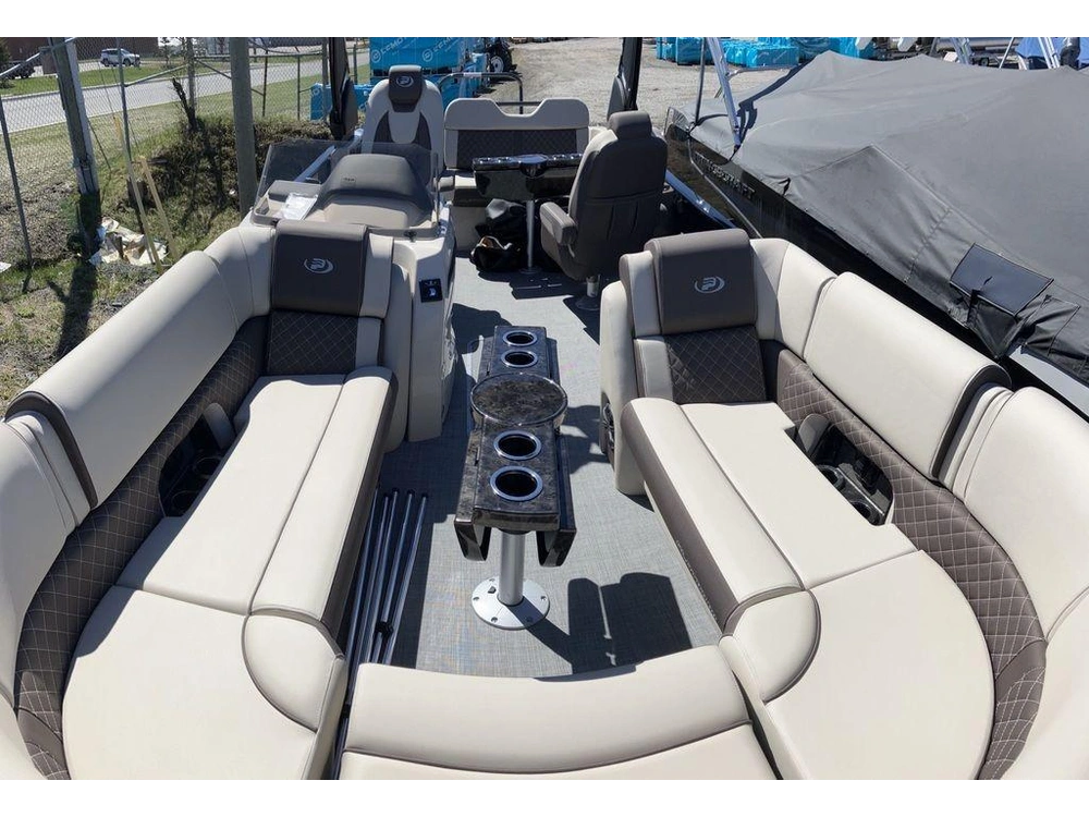 2023 Princecraft Vogue 25rl Platinum Edition alt