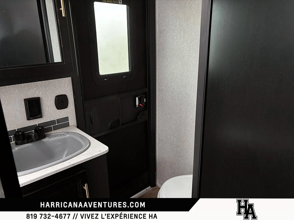 Cherokee 294bh Grey Wolf 2022 alt