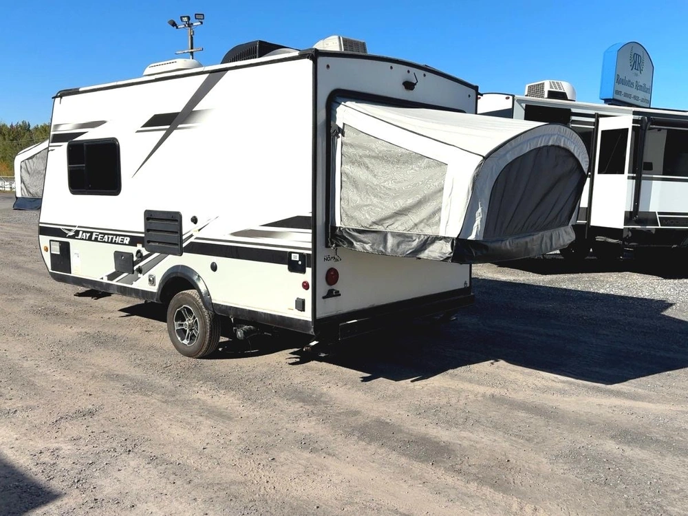 Jayco Jay Feather X17z 2021 alt