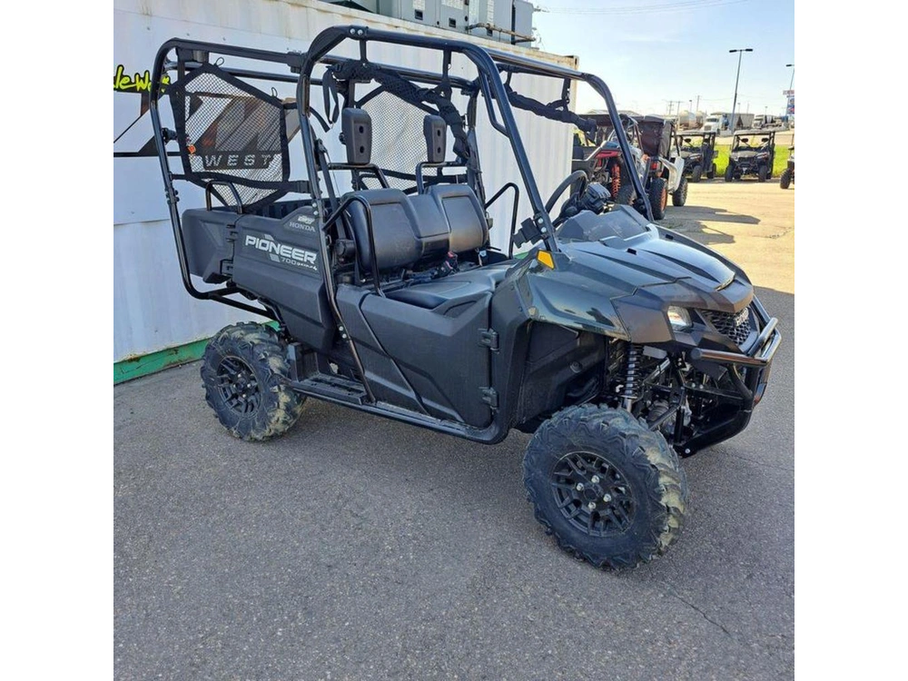 2025 Honda Pioneer 700-4p Dlx alt