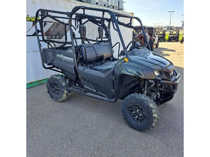 2025 Honda Pioneer 700-4P DLX thumbnail 2