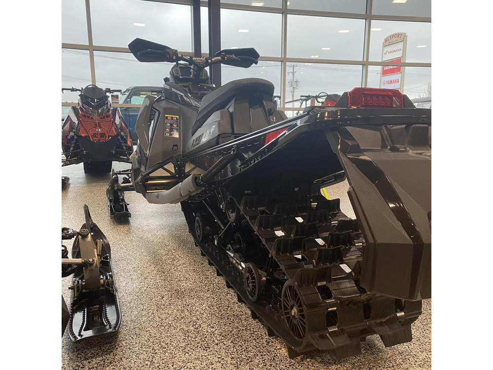 2025 Polaris Boost Switchback Assault 146 alt