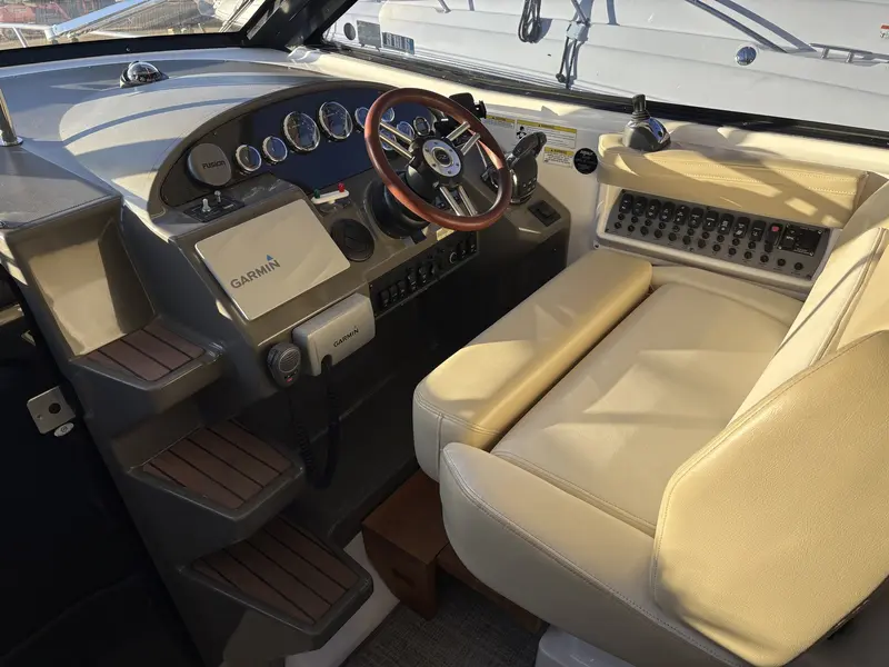 2012 Regal 35 sc thumbnail 3