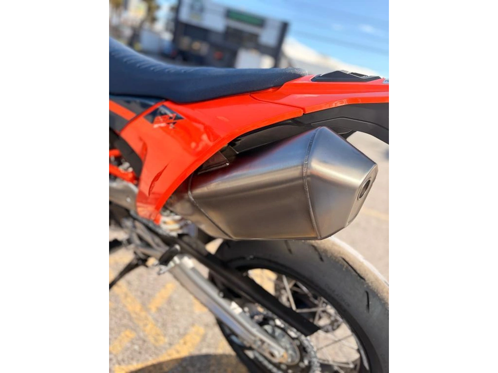 Ktm 690 Smc R 2026 alt