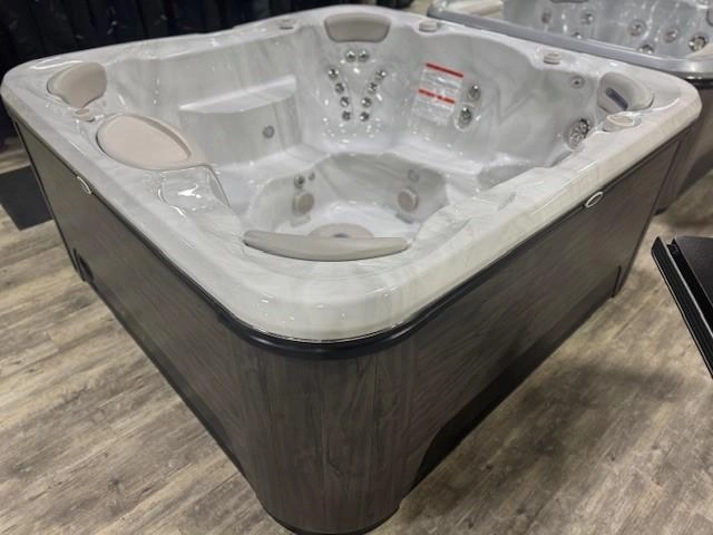 2025 Hydropool 728 Platinum alt