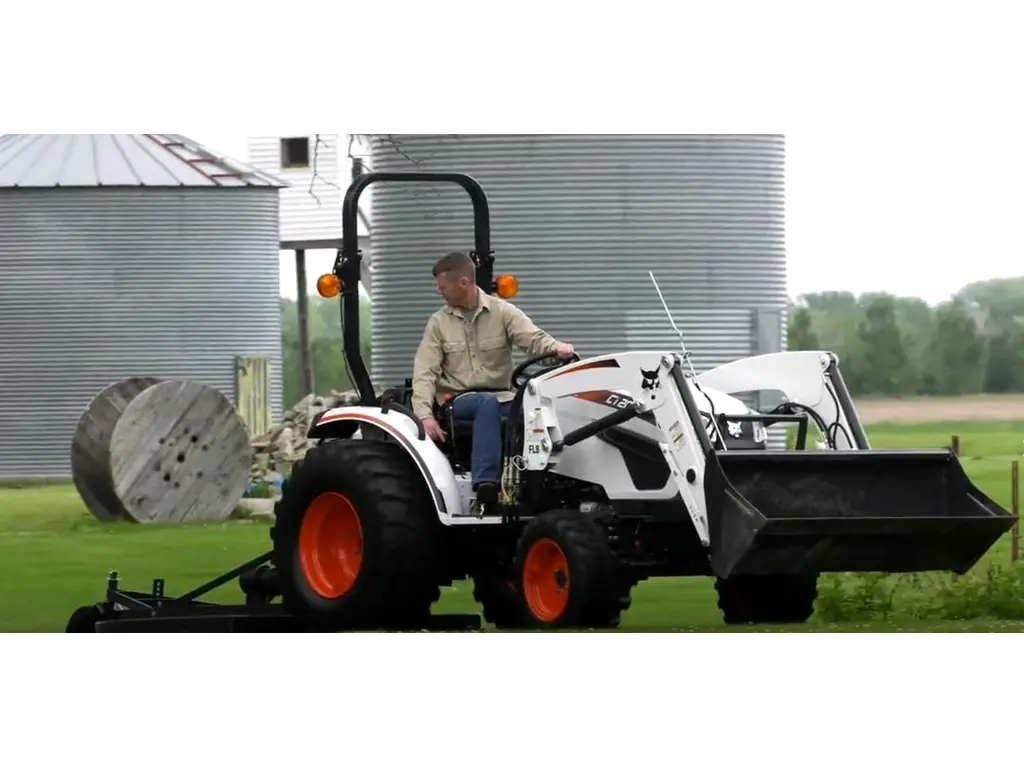 Bobcat Tracteur CT2035 HST Loader et bucket inclus 2025