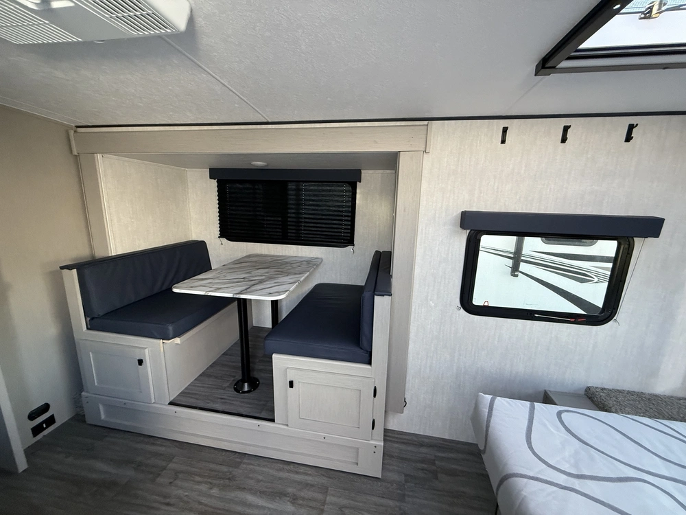Coachmen Apex Nano 191r 2024 alt