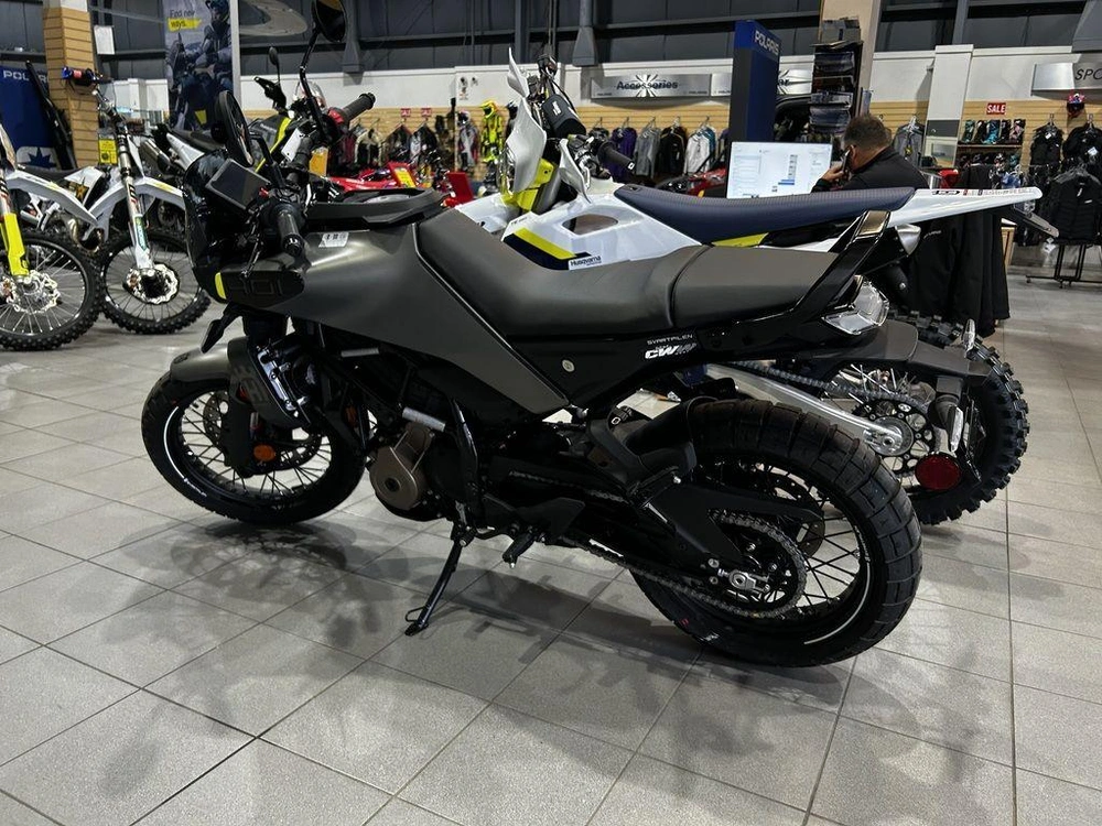 2024 Husqvarna Svartpilen 401 alt