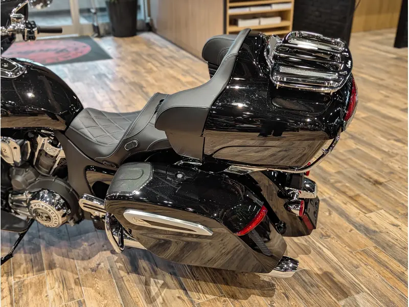 2025 Indian Motorcycle Roadmaster PowerPlus Limited with 112 + Powerband Audio Package // Black Metallic thumbnail 13