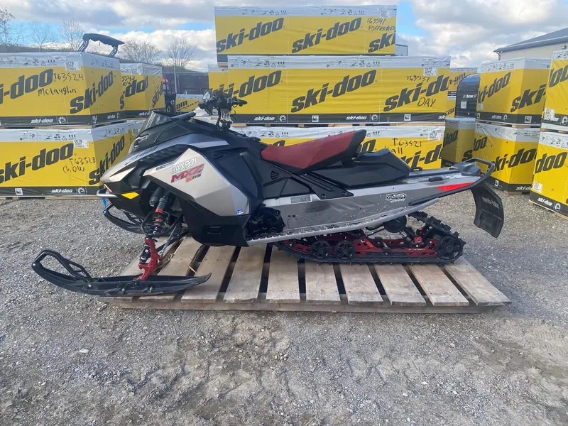 2023 Ski-Doo MXZ XRS 850 129"