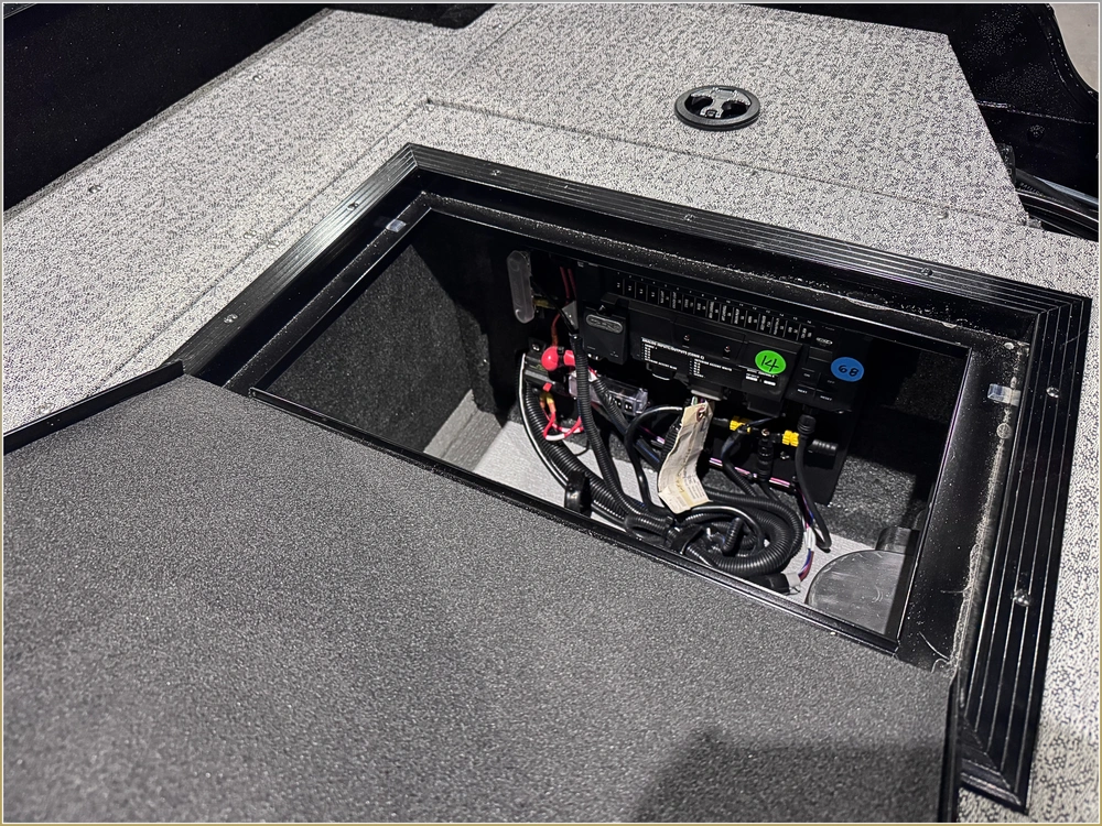 2025 Smoker-craft Adventurer 188 Dc Pro Contour - Demo - Low Hours alt