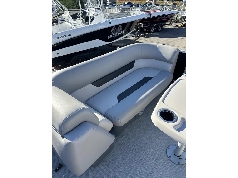 2021 Princecraft Vectra 21 alt