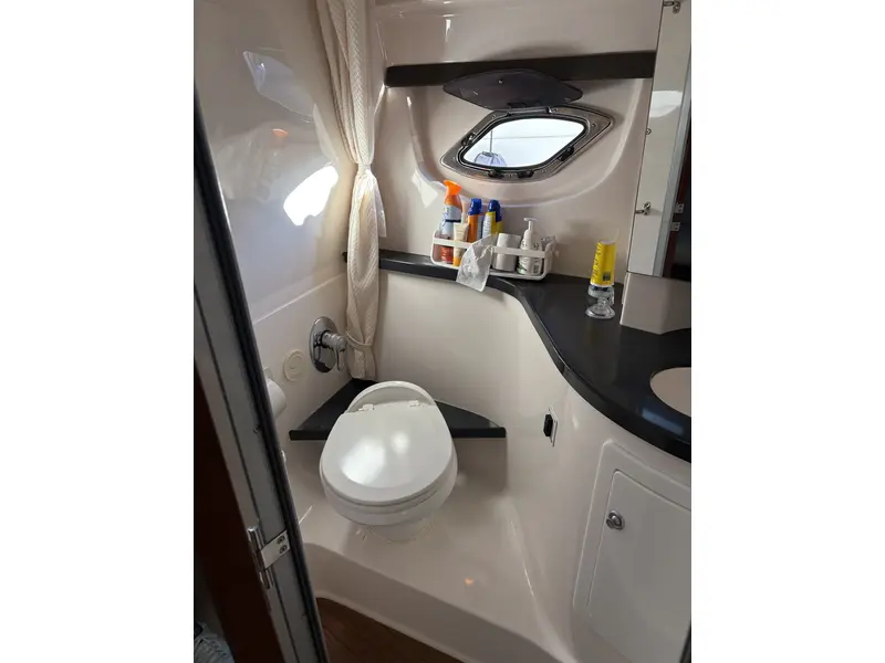 2012 Regal 35 sc thumbnail 12