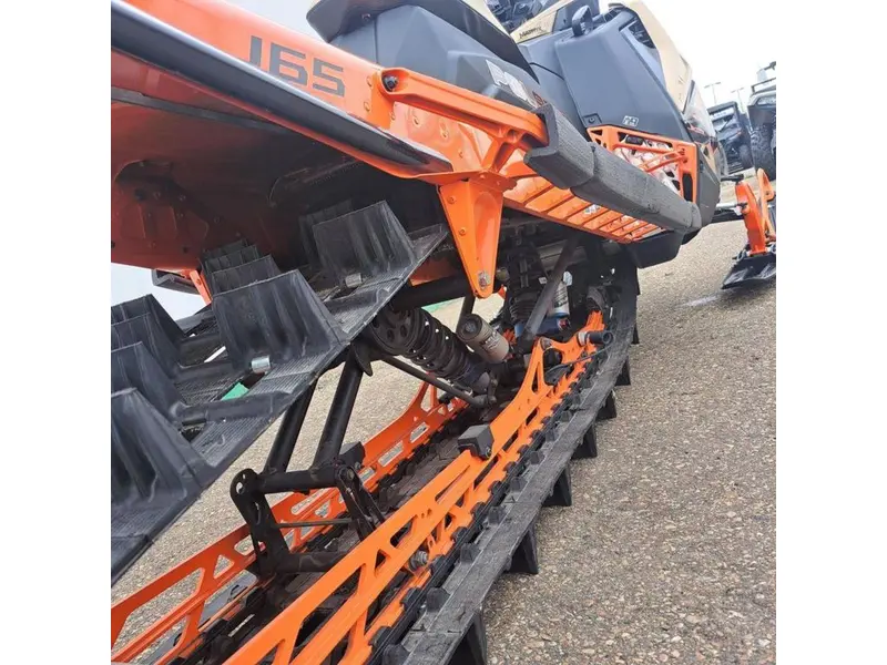 2024 Polaris Patriot 9R RMK Khaos Slash 165 Gloss Black/Military Tan/Orange Burst