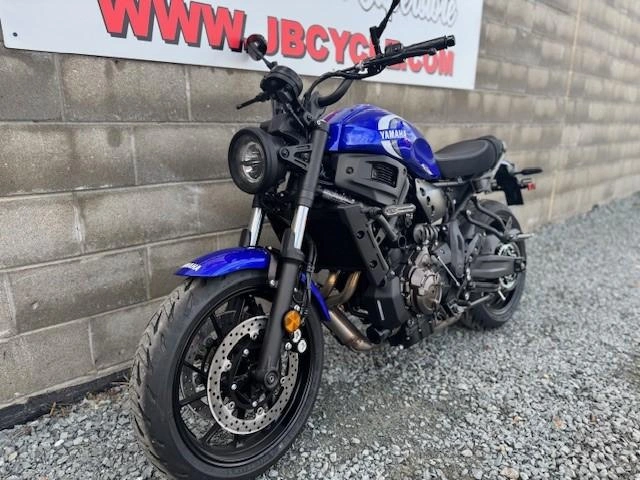 2025 Yamaha Xsr 700 Team Yamaha Blue alt