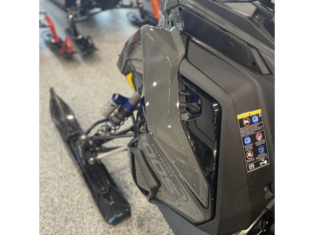 2025 Polaris Boost Switchback Assault 146 alt