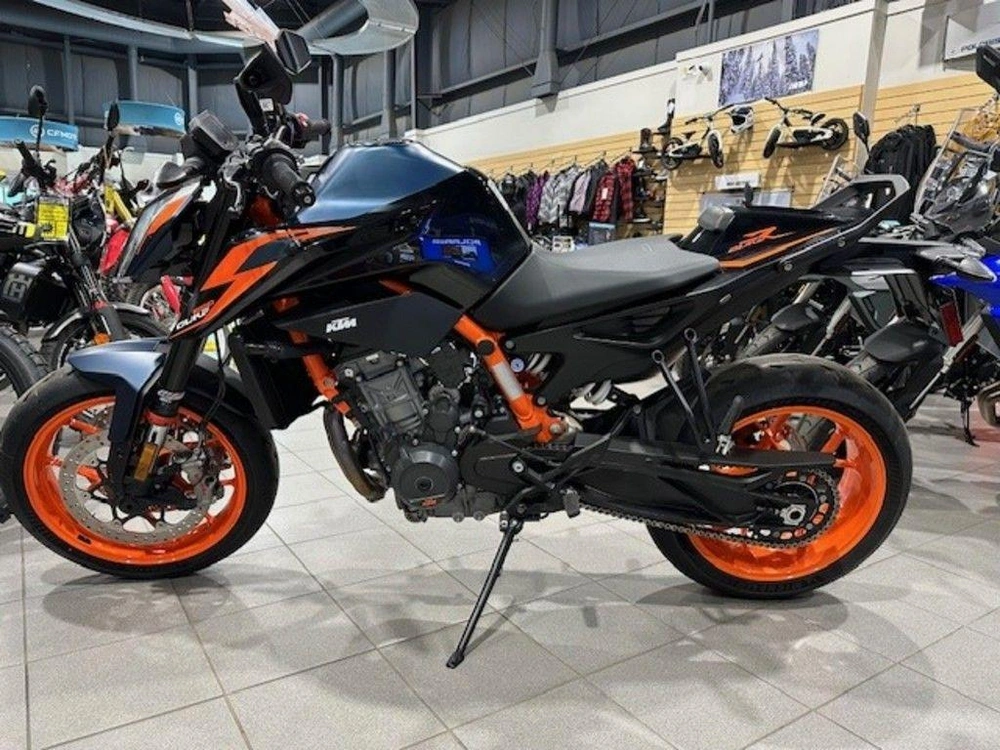 2022 Ktm 890 Duke R alt
