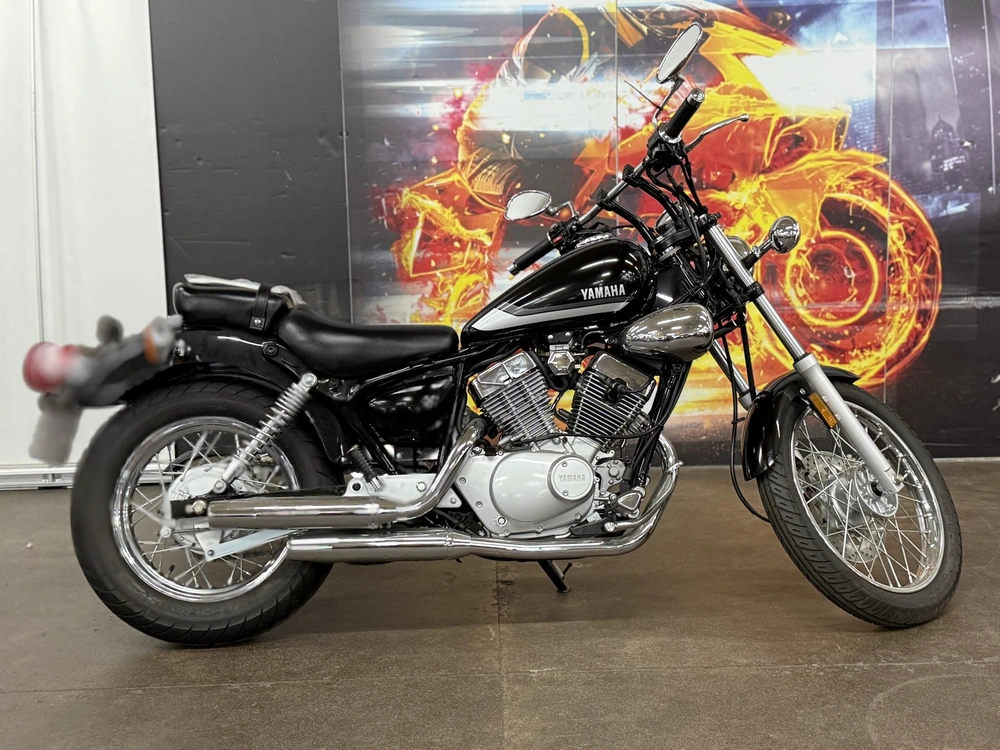 2023 Yamaha V-star 250 alt