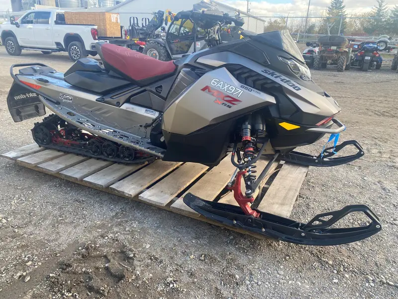 2023 Ski-Doo MXZ XRS 850 129"