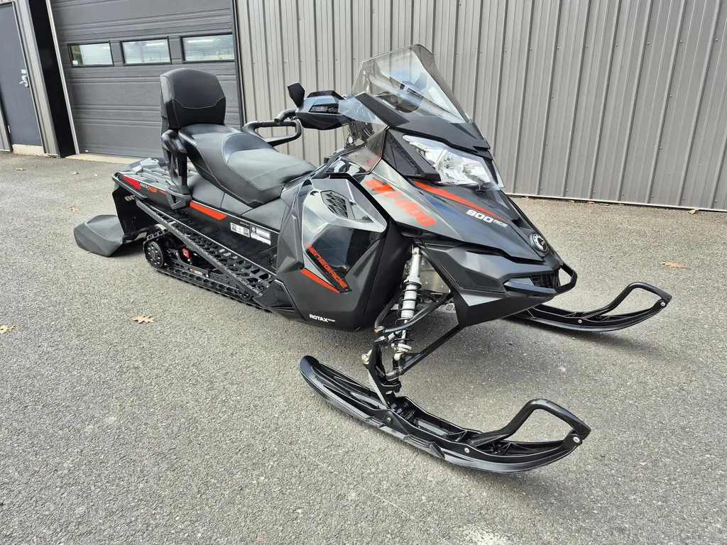 2015 Ski-Doo RENEGADE 900ACE