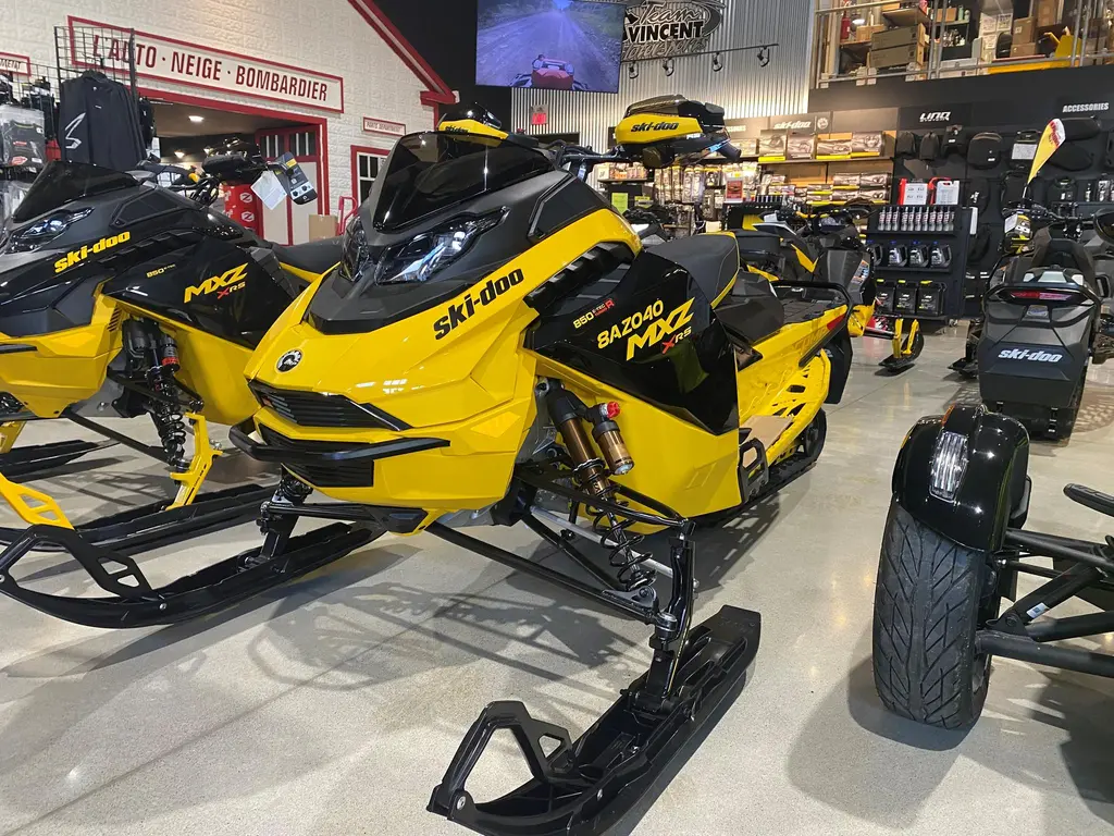 2025 Ski-Doo MXZ XRS 850 Turbo R Comp