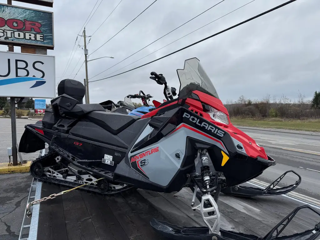 2025 Polaris PROSTAR S4 INDY ADV 137 