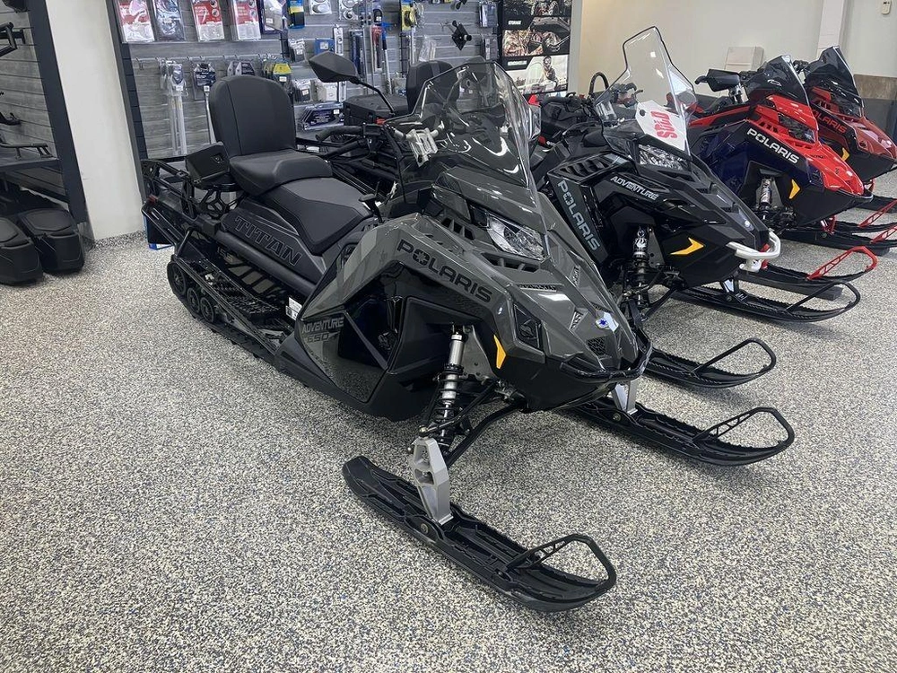 2025 Polaris 650 Titan Adventure 155 1.5 Es alt