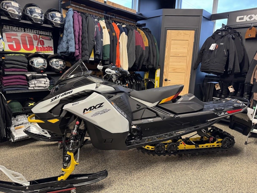 Ski-doo Mxz Adrénaline Avec Ensemble Blizzard 2024 alt