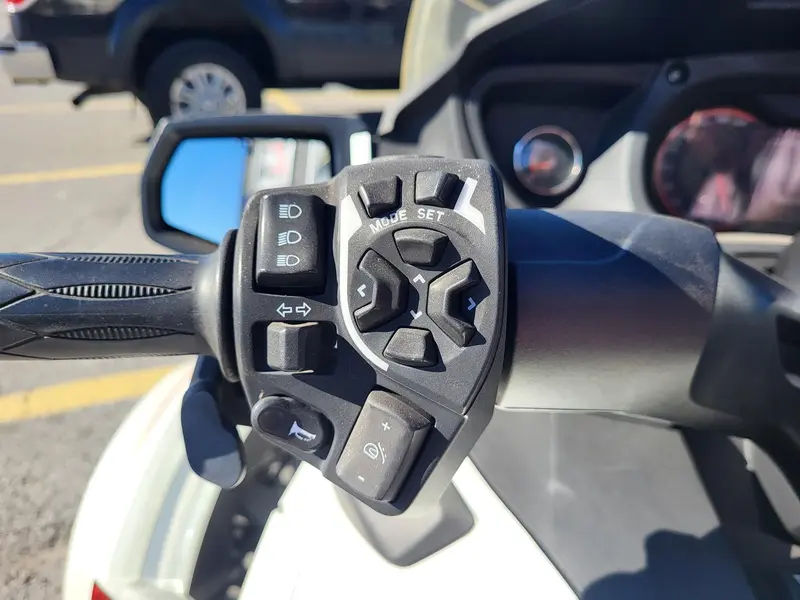 2013 Can-Am SPYDER RT LIMITED